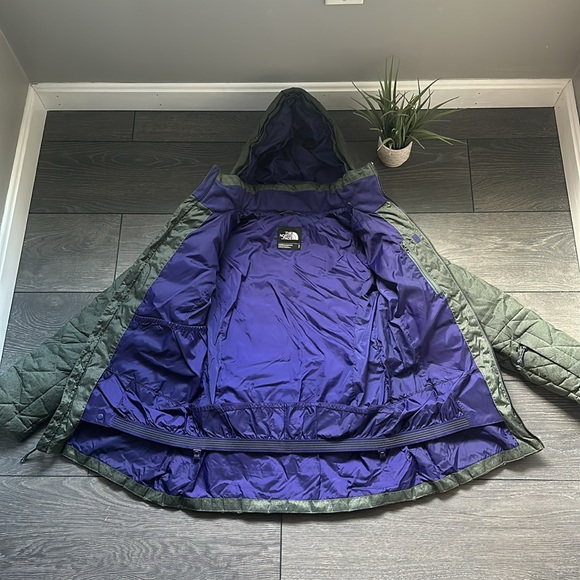 Women’s North Face winter jacket - Picture 6 of 6